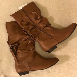 Congac brown faux leather flat boots